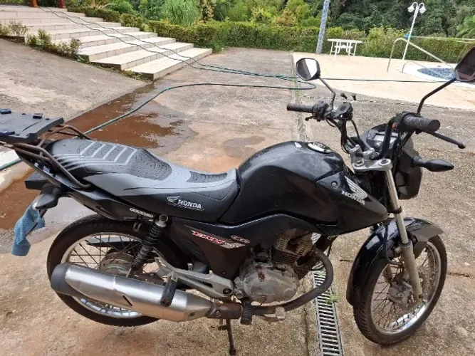 Honda fan 150 único dono com manual e chave reservada