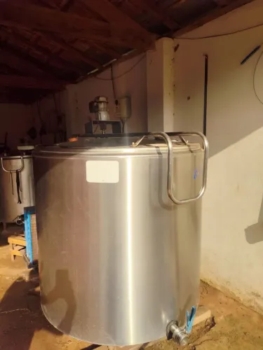Tanque Resfriador de Leite Delaval 1000 L 