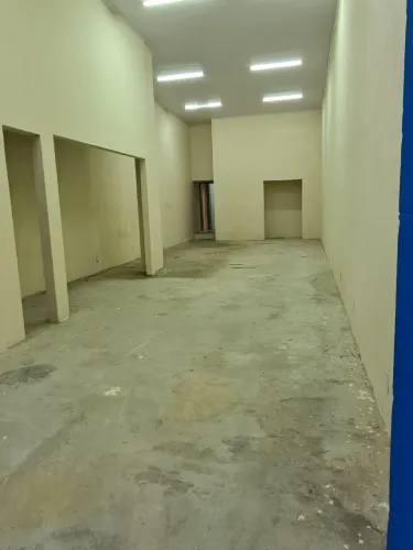 Ponto comercial/Loja/Box para aluguel possui 81 metros quadrados