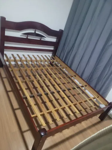 Cama de casal de Madeira maciça - Curitiba e região