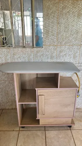 Móvel com passadeira 