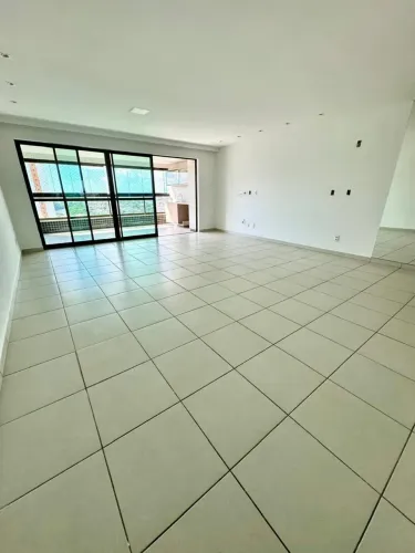 Imóvel para aluguel tem 204 metros quadrados com 4 quartos em Monteiro - Recife - PE