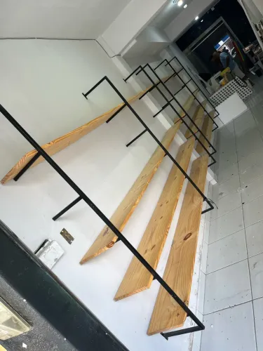 Vendo Essas Prateleiras Novas Sem Detalhes