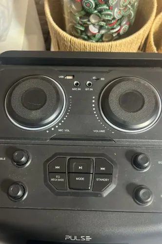 Caixa som zera pouco tempo usou