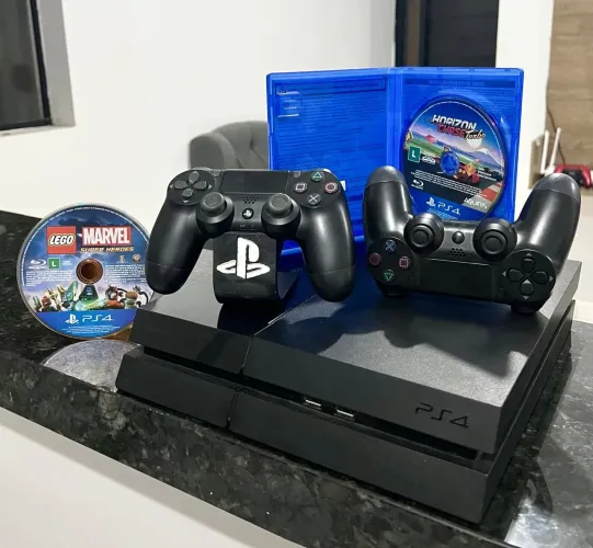 Ps4 fat + 2 controles + 5 jogos 