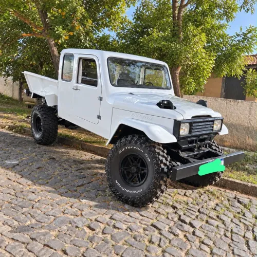 Toyota Band.Picape CD 2P Chassi Longo Diesel 1989