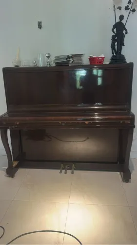 Pianos