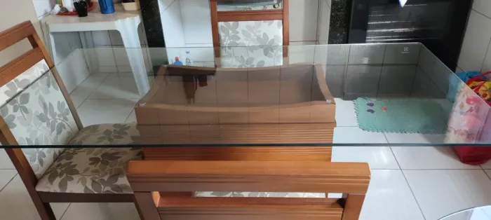 Mesa com 2 cadeiras