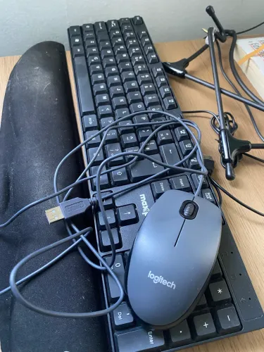 Kit Home Office/Gamer - Headset JBL + Teclado + Mouse Logitech + Suportes