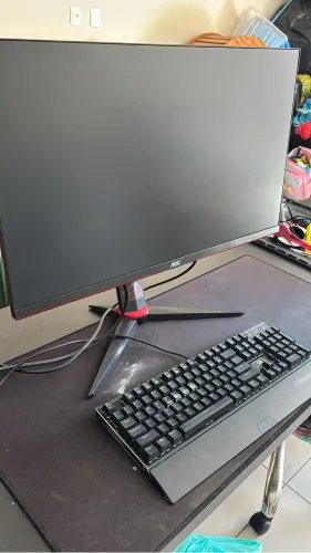 Monitor AOC 27 pol 144 hz