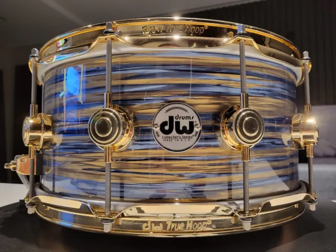 Caixa DW Collectors 14x6,5 Maple Gold Hardware Peacock Oyster (Raridade)