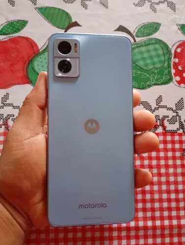 Motorola E22