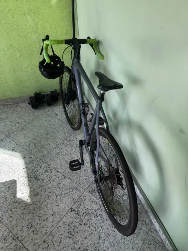Bicicleta Speed OGGI Velloce Disc 