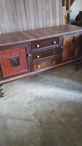 Vende-se buffet de madeira antigo