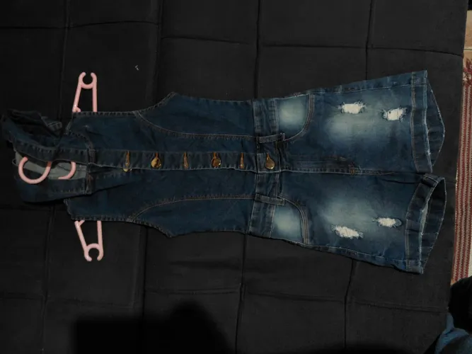 Macaquinho jeans feminino com capuz
