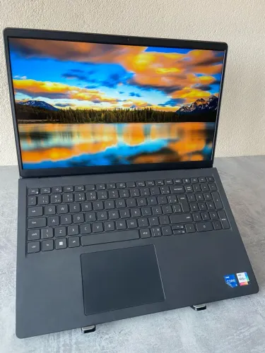 Notebook Dell i5 12ª Geração / IrisXe Graphics / 16GB RAM / 256GB SSD / Tela 15.6? FullHD