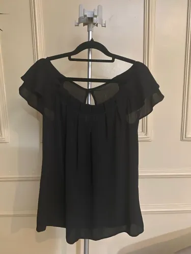 Blusa feminina preta com babados