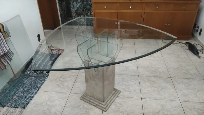 Mesa de jantar com tampo vidro 
