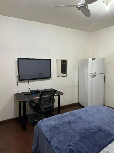 Alugo quarto todo mobiliado 