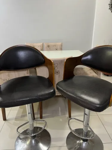 2 banquetas giratórias