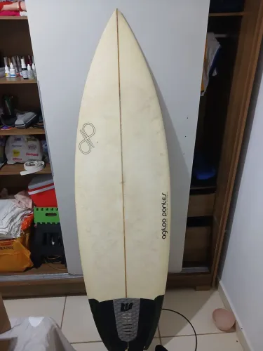 Prancha de surf 5.11 tem 27 litros troco em uma maior