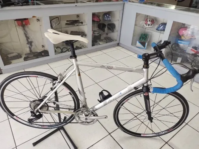 Bicicleta Speed alumínio 7005 58 cm Epic line modelo SR-100 16V usada em perfeito estado.