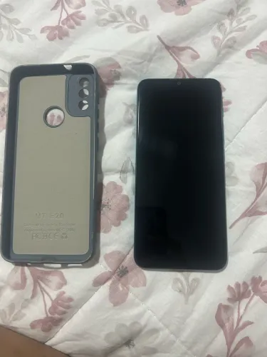 Vendo celular Motorola E20