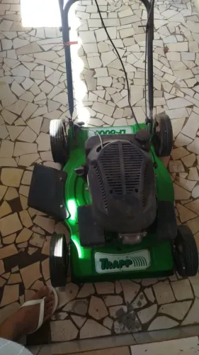 Vende-se cortador de grama.