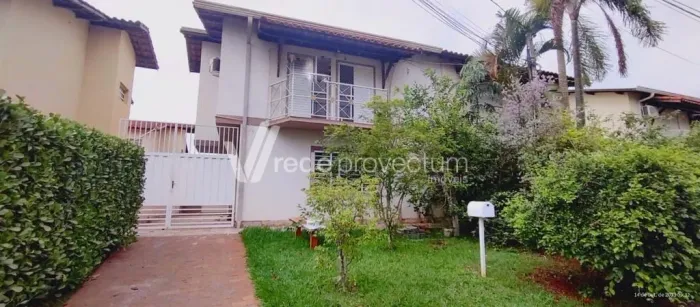 Casa com 3 dormitórios sendo 1suíte com 148m² de terreno no Condomínio Ibirapuera.