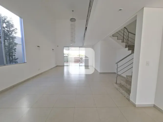 Casa em condomínio fechado para locação no bairro Jardim Barcelona