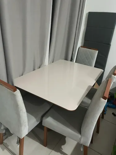 Mesa 4 cadeiras 