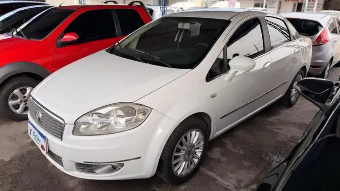 Fiat Linea Essence 1.8 Flex 16V 4P 2012