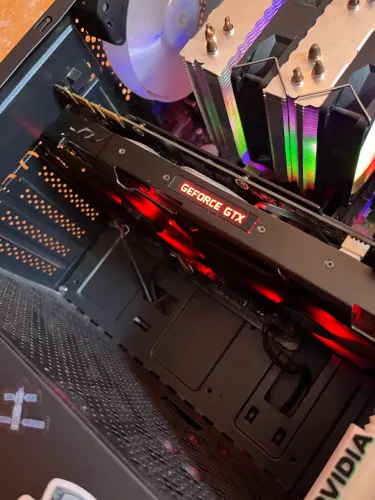 Placa de vídeo Galaxy 1070