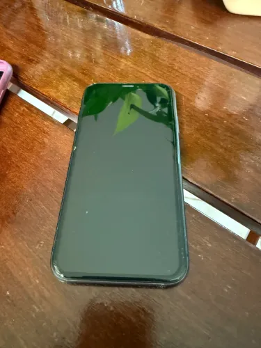 Iphone 11 128gb + acessórios saúde 70% com listra na tela