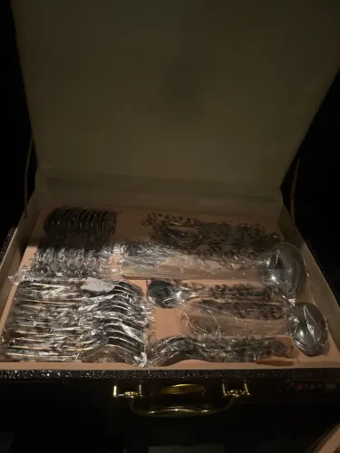 Faqueiro com 84 peças completo de inox com dourado!