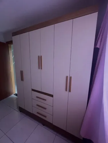 Promoção Guarda Roupa Marrom 6 portas - 16/4/26