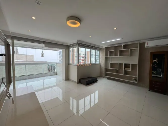 Cobertura linear 3 quartos com piscina privativa