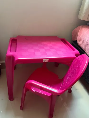 Mesa e cadeira infantil