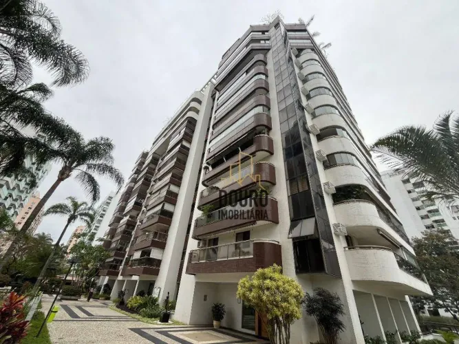 Apartamento com 3 quartos com dependencia, no Rio 2, Barra Olimpica Rua Alfredo Ceschiatti