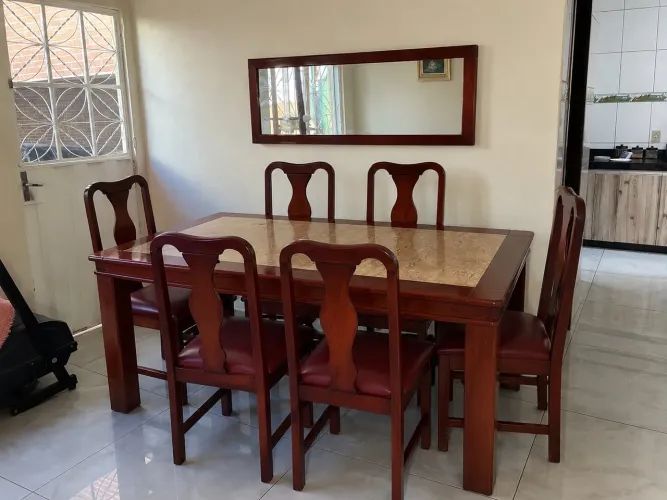 Conjunto de mesa com cadeira e espelho