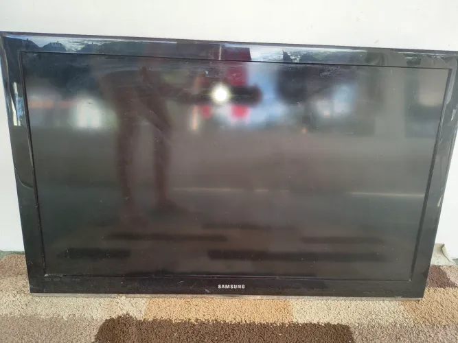 TV Samsung LCD 40" LN40C530 - Não Liga - Para Conserto ou Peças