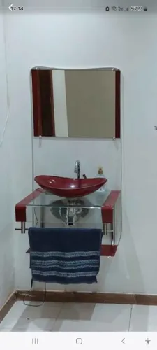 Cuba/Pia com gabinete de vidro e espelho e torneira inox, acessórios, completa.