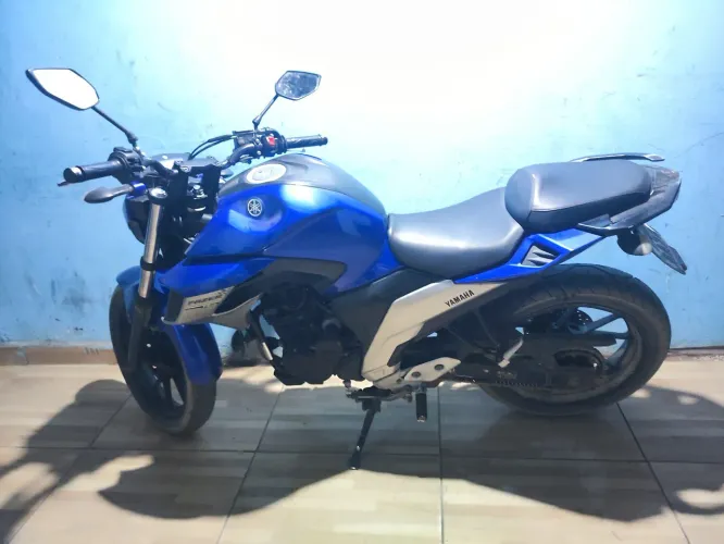 Moto em excelente estado super conservado