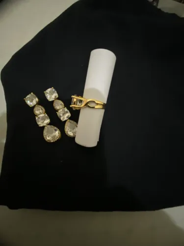 Elegante conjunto de bijuteria