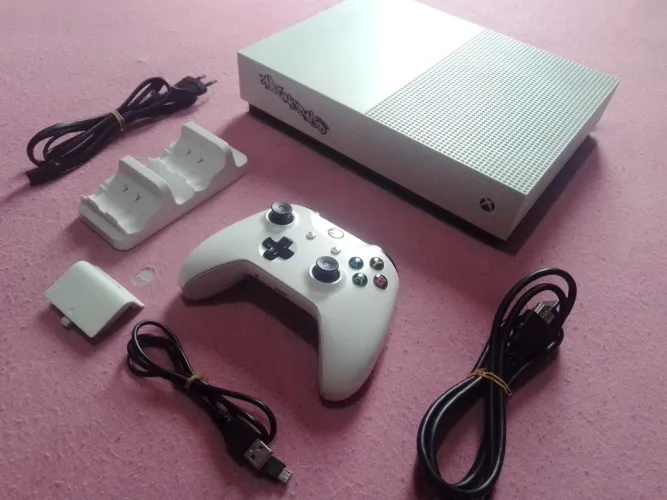 Xbox one S versão digital com 40 jogos