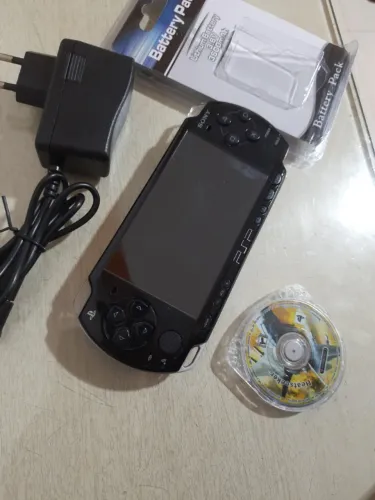 Psp 2001 slim + destravado cartão 8gb original + carregador
