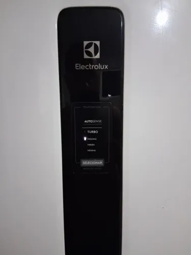 Geladeira Seminova Electrolux Inverter 400L