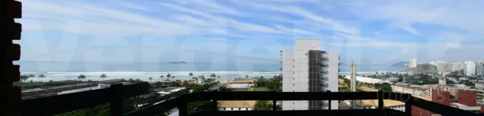 Casa em condomínio fechado com vista para o mar.
