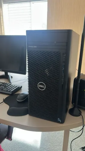 Dell Precision 3660 Workstation| i7-13700| 32GB RAM| RTX A2000 6GB| SSD NVMe 512GB + HD 1T
