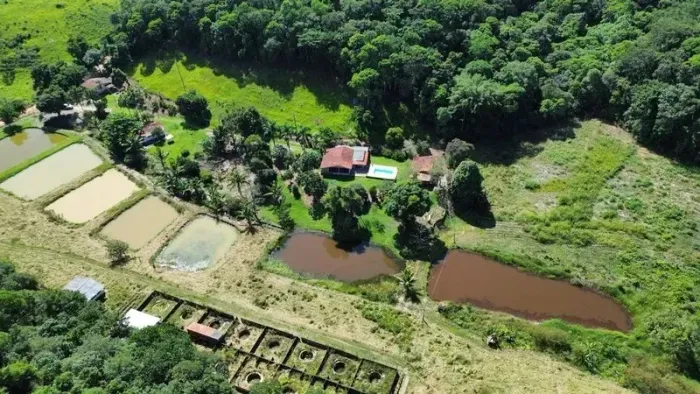 Barrozo Imóveis - Sítio a venda com 18.8 ha (188.000 m²) com 7 açudes, curral, pastagem.